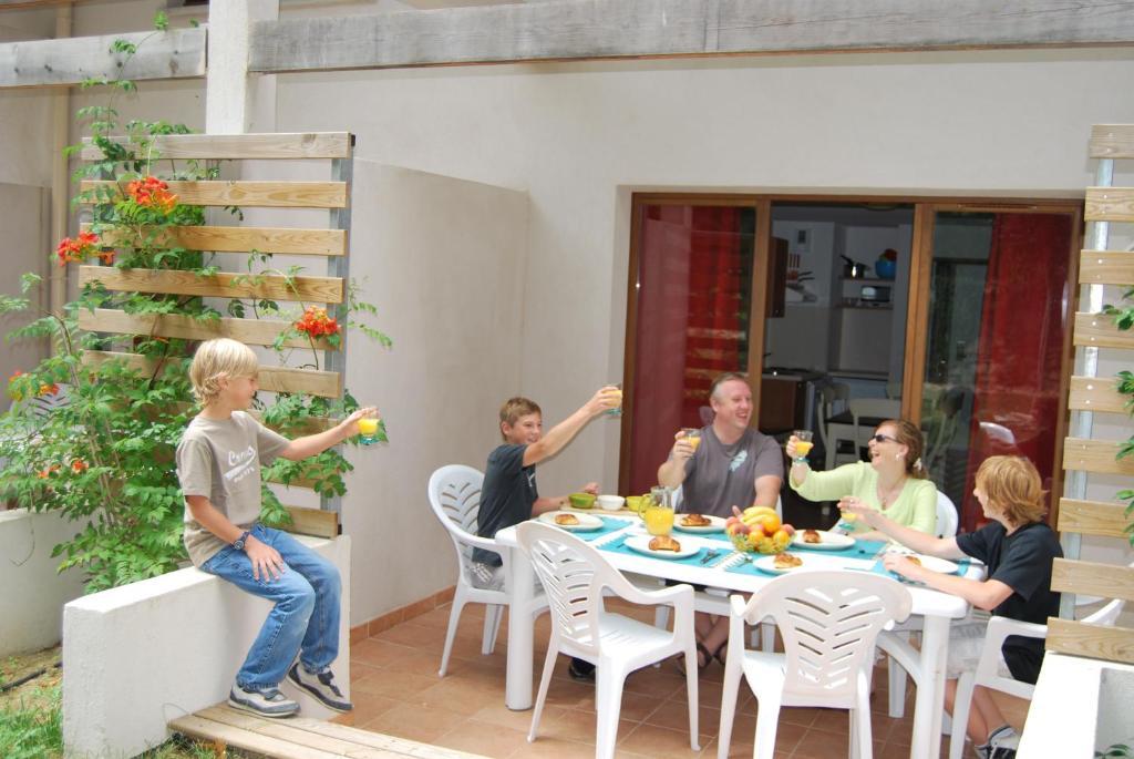 Lagrange Grand Bleu Vacances - Residence La Closerie Barjac  Zimmer foto