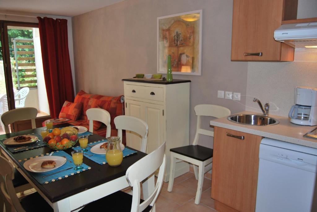 Lagrange Grand Bleu Vacances - Residence La Closerie Barjac  Zimmer foto